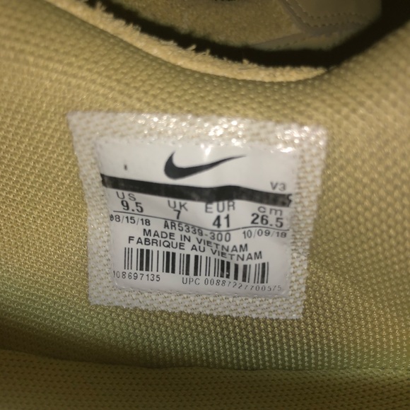 Nike Air Force 1 (lightly worn) COLOR- mustard yellow SIZE- womens 9.5 - Picture 4 of 4